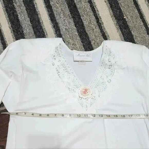 Vintage Magnet Art Lynn Yang Lace Puffed shoulder Cottage Core Style Blouse. - Picture 4 of 11